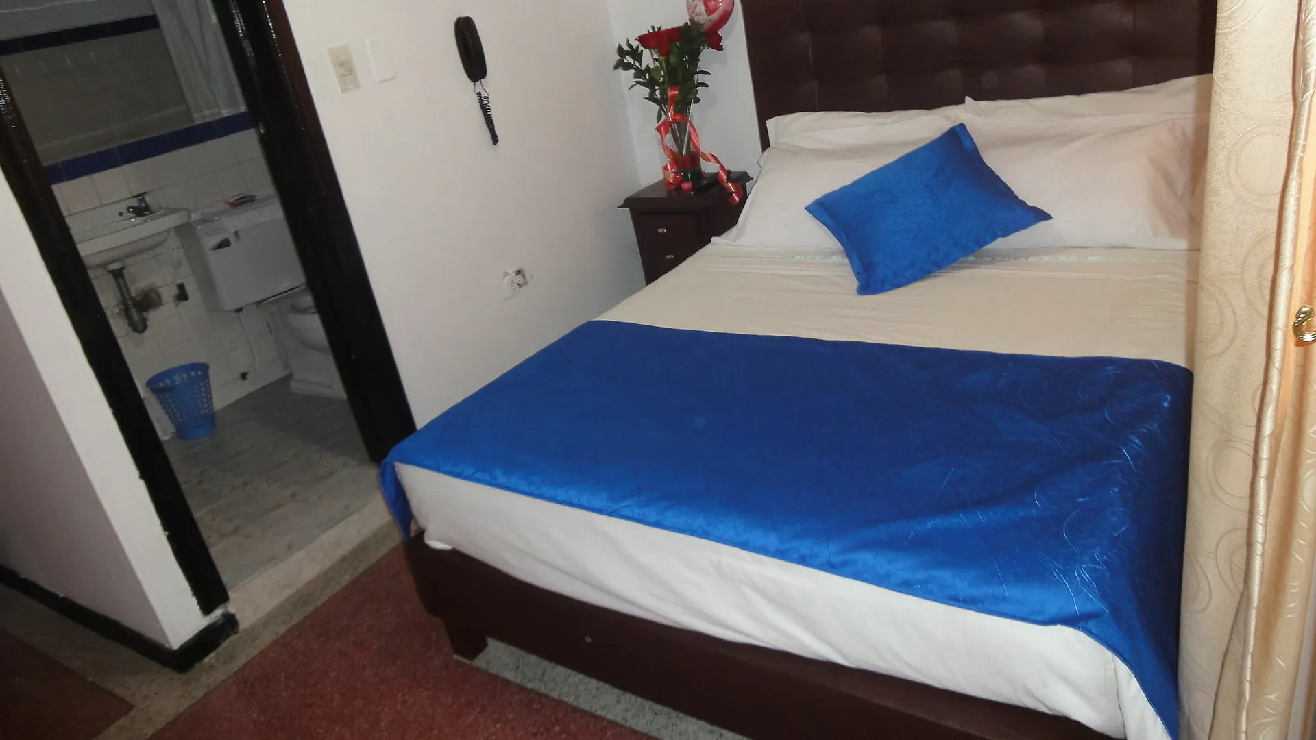 Casa Hotel Victoria Av 30  Bogota